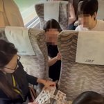 [드루와] 고현정, 달리는 <b>열차</b> 안 반전 모습 포착 “행복했다”