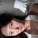 강혜원, <b>침대</b> 셀카에서도 청순한 미모