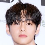 [현장포토] "<b>뷔</b>주얼, 美쳤다"...<b>뷔</b>, 레전드 클로즈업