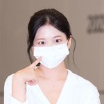 [현장포토] "콕 찍어, 러블리~"...안유진, <b>인형</b>의 애교