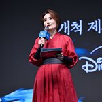 [<b>MD</b>포토] 박경림 '강렬한 패션, 부드러운 진행'