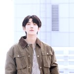 [현장포토] "만화에서 <b>갑툭튀</b>"...조슈아, 공항의 프린스