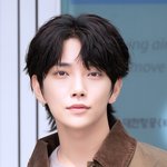 [현장포토] "설렘<b>지수</b> 100%"...조슈아, 조각의 눈맞춤