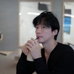 남궁민, 뒤늦은 <b>여름</b> 휴가 떠났다…'11세 연하' 와이프와 함께...