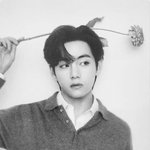 방탄 <b>뷔</b> MONOCHROME LOGISTICS