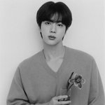 방탄 <b>진</b> MONOCHROME LOGISTICS