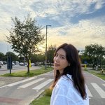 채정안 한강 나들이 일상…<b>셔츠핏</b> 완벽 소화