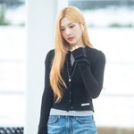 <b>아크</b>케 때가 겹쳐보인다는 출국 사진