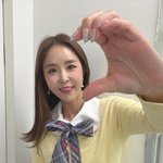 신지, 문원 향한 반쪽하트?… 고등학생이라 해도 믿을 '동안美'...