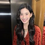 '공개 열애' 정은채 레드 원피스 소화…화사한 미소