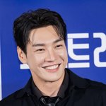 [현장포토] "여심 <b>체크인</b> 완료"…김영광, 입꼬리 미남