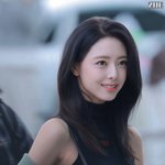 흑발로 염색하고 가을 여자가 된 <b>여돌</b>