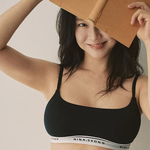 송지효, 훌러덩 벗었다…블랙 &amp; 화이트 <b>브라탑</b> 신상 직접 홍보