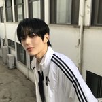 [댓글부탁해] 애들아 둘중 어떤 남자가 더 너네 이상형임?