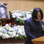 전유성 영면…“<b>경쾌</b>하고 즐겁게 가시라” 후배들 ‘숭구리당당’ 퍼포먼스