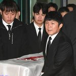 고(故) 전유성 마지막 길 함께하는 조세호 [포토엔<b>HD</b>]