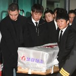 고(故) 전유성 마지막 길 함께하는 <b>이은결</b>-조세호 [포토엔HD]