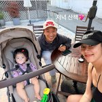 ‘이규혁’ 손담비, 화끈한 민소매 노출 패션…딸과 <b>산책</b>도 남달라