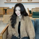 이주빈, <b>뚜렷</b> 이목구비…바다서 화보 분위기