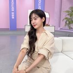 성유리, 옥바라지 끝 홈쇼핑 진출하더니 <b>여전</b>한 미모 근황