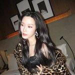 문가영, 슬립 드레스 공항패션→패션쇼에선 상의 실종 란제리 룩[스한그램]