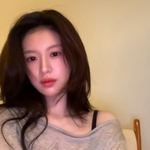 고윤정, 한쪽 어깨 드러낸 채 ‘미모’ 과시..막 찍어도 예쁘네