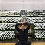 어른 편히 쉬세요. 내일부터 <b>씩씩</b>하게" 김신영, 故전유성 떠나보낸...