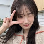 김혜윤, <b>프롬</b> 통해 팬들과 소통하며 사랑스러운 근황 공개