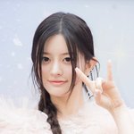 [드루와] [현장포토] "둠칫냐옹~"…<b>민주</b>, 깜찍 요정냥