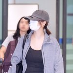 [현장포토] "가려도 <b>반짝</b>!"...모모, 인형의 입국