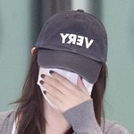 [현장포토] "민낯은 부끄"...<b>나연</b>, 완전무장 패션