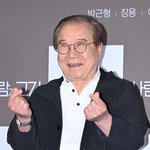 장용, 미소 지으며 더블하트 [포토엔<b>HD</b>]