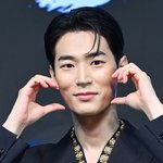 [포토] <b>박서함</b> '핸썸 하트'