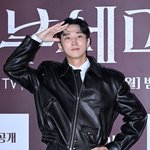 진영, 농부의 포즈 [포토엔<b>HD</b>]