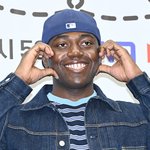 [포토] <b>조나단</b> '애교 가득 하트'