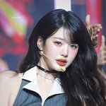 와 장원영 <b>이날</b> 개이뻤네