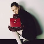 고전미 있는 얼굴이라 <b>올백</b> 스타일도 잘 어울림