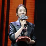 [댓글부탁해] 신아영, 이즈나 쇼케이스 <b>MC</b>
