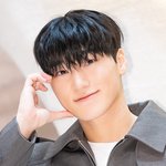 [현장포토] "바라보면 <b>심</b>쿵"…산, 로맨틱 볼하트