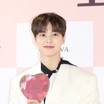 [팝업]드디어 민간인 된 ‘얼굴<b>천재</b>’..배우 송강 오늘(1일) 만기...