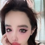 박봄, 오버립 <b>메이크업</b> 아닌 진짜 얼굴이었어? 어수선한 집안 무...