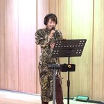  화려한 의상 민망해 <b>변명</b> “입을 옷 없어서 무대복 입고 와”(컬투쇼)