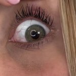 [드루와] 눈흰자에 원래 <b>핏줄</b> 있는거야?