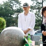 17주기, 묘소찾은 아들 <b>최환희</b>·절친 홍진경…"정말 감사"(종합)