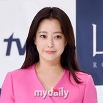 [단독] 김희선, 오늘(2일) 모친상 <b>비보</b>…슬픔 속 빈소 지켜