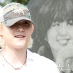 [단독] 母최진실 17주기…묘소 찾은 환희 "잊지 않아줘 감사...