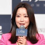 [공식]김희선, 오늘(2일) 모친상…<b>외동딸</b>의 슬픔, 남편·딸과 함께...