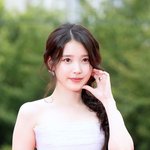 [현장포토] "레전드를 찍다"...아이유, 살아있는 인형
