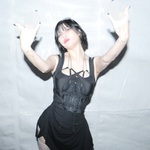 '임신설 부인' 현아, 공개저격? 손가락 욕설→용준형과 '키스'...