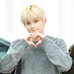 [현장포토] "마주치면, 설렘"…<b>지훈</b>, 심쿵 눈맞춤